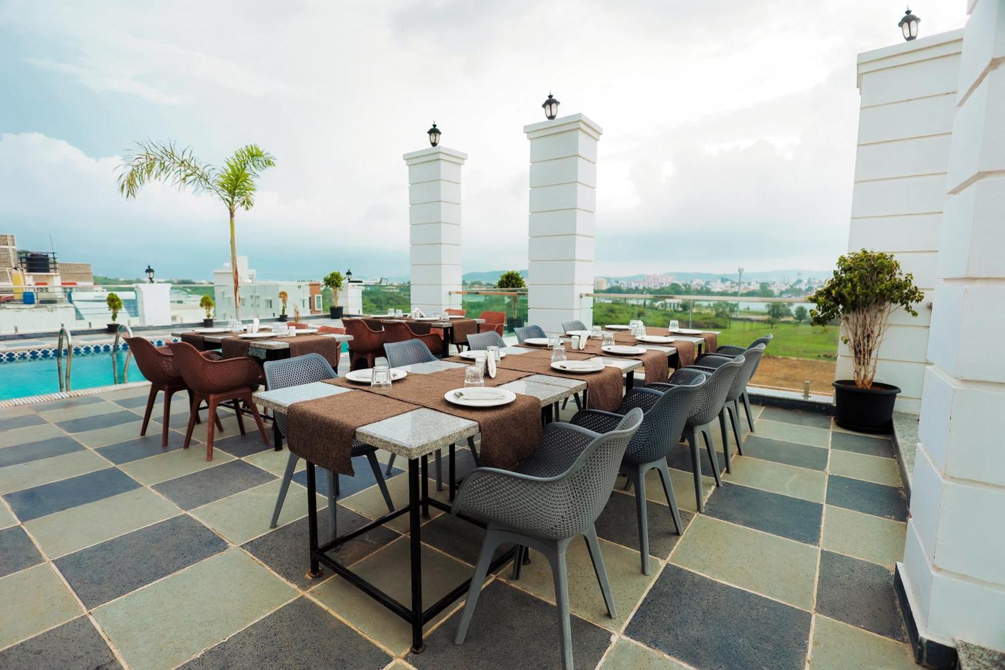 Revaas Lake View Boutique Stay Удайпур Екстериор снимка